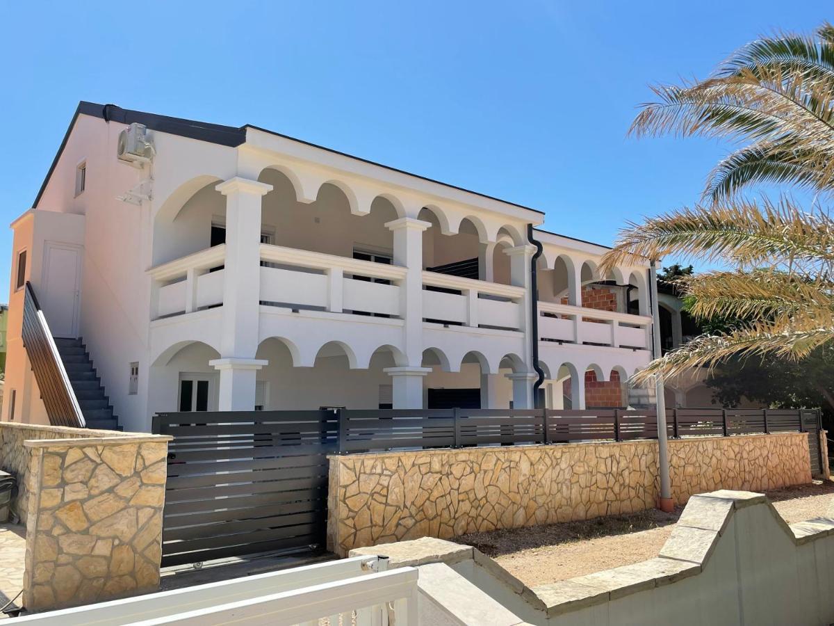 Apartmenthouse Ines Vir Exterior photo
