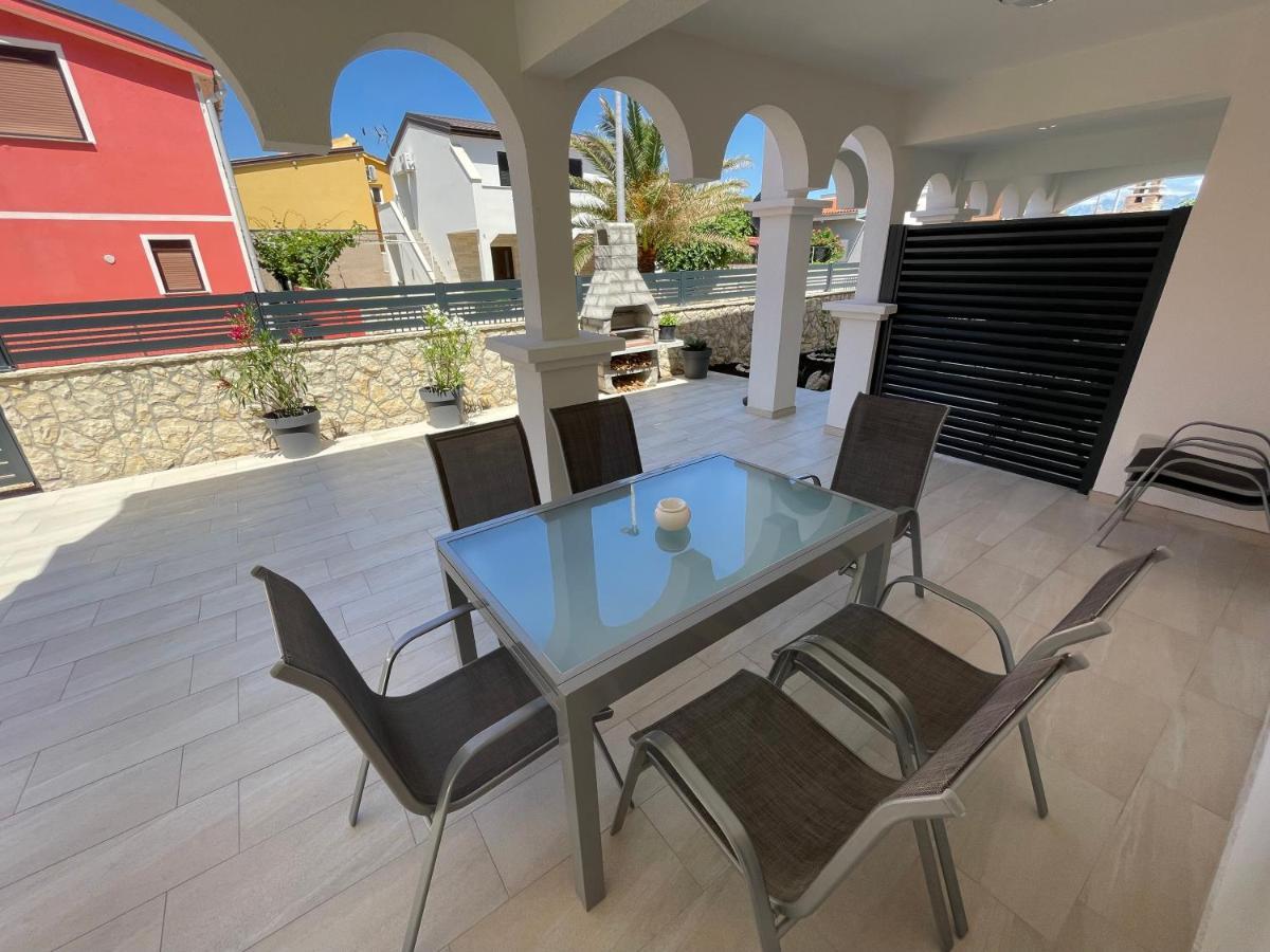 Apartmenthouse Ines Vir Exterior photo