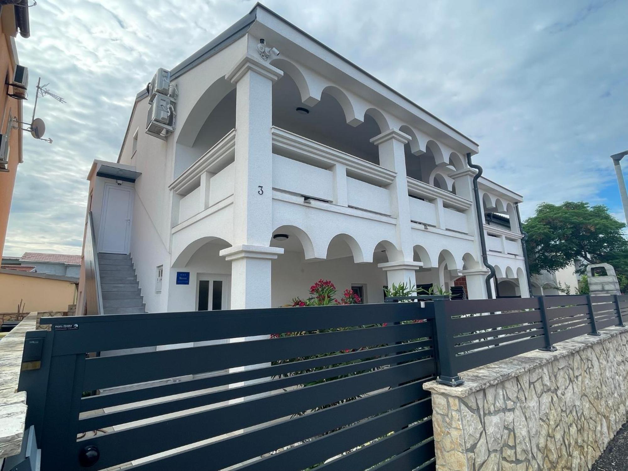 Apartmenthouse Ines Vir Exterior photo